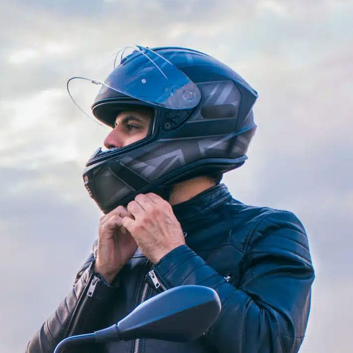 Choisir sa visière de casque moto : LE guide pratique - Liberty Rider